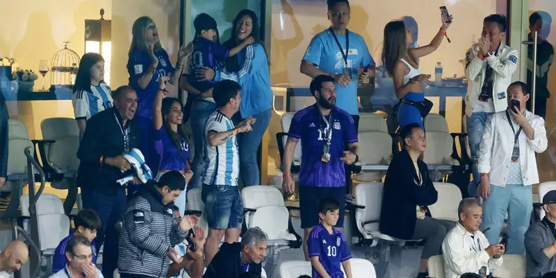 Tin Messi: Đại gia đình El Pulga cổ vũ cho Argentina